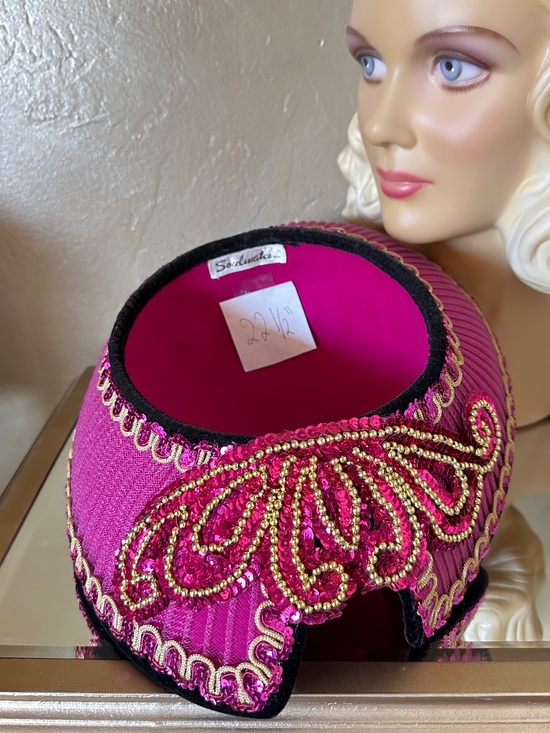 REGAL 1970\'s FUCHSIA FELT CHURCH HAT + SEQUINS & CRIN TRIM main image 10